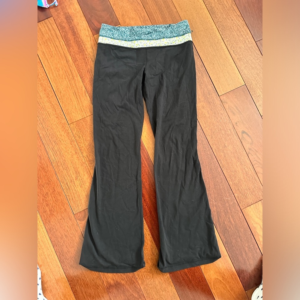 Lululemon pattern waistband yoga pants